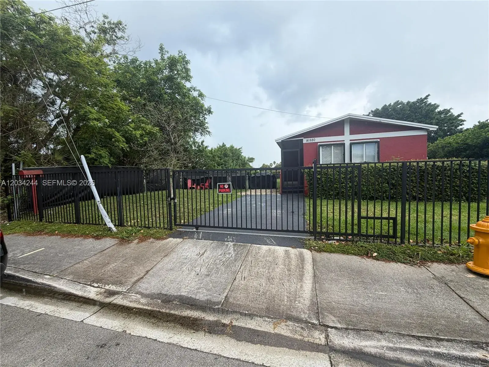 16980 SW 104th Ave, Miami FL 33157