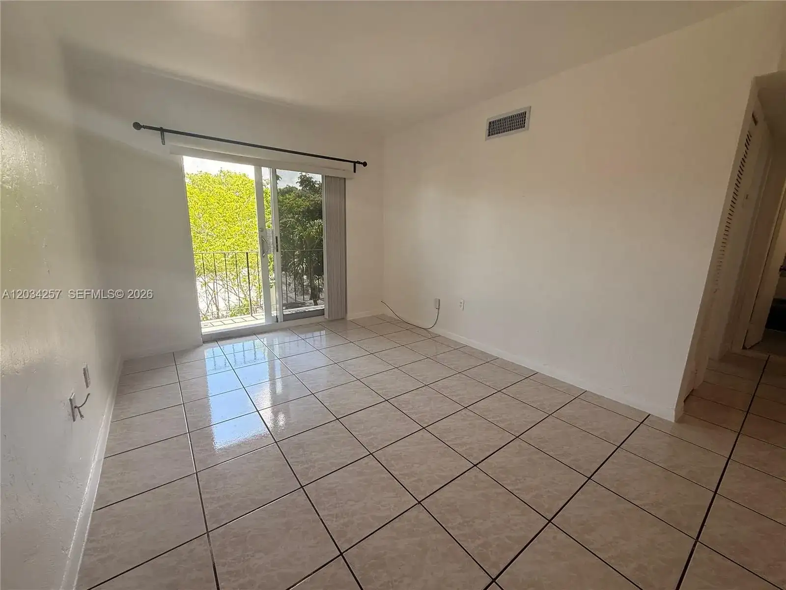 1860 SW 22nd St # 11, Miami FL 33145 photo 3