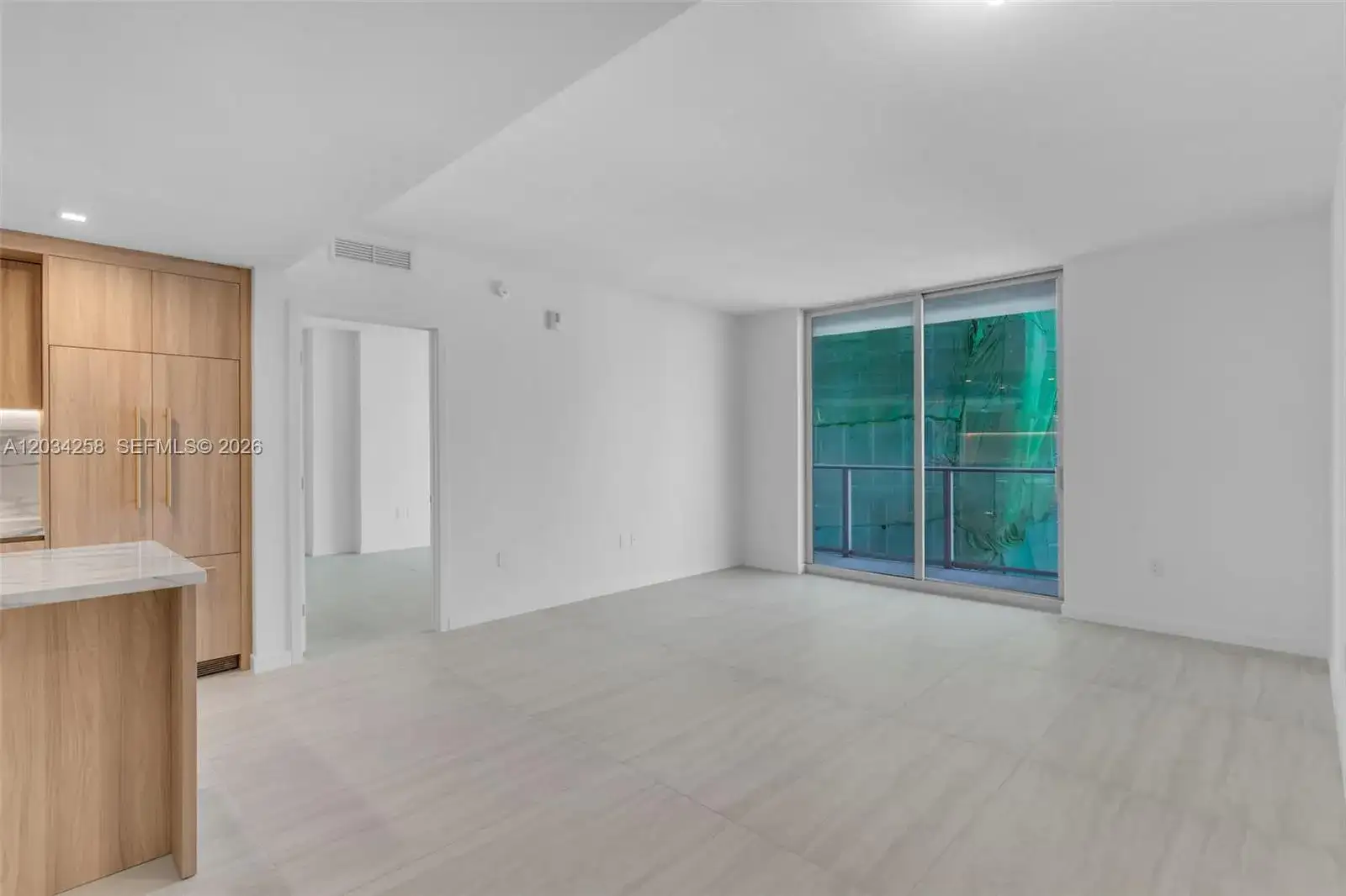 77 SE 5 th st, Miami FL 33131 photo 5