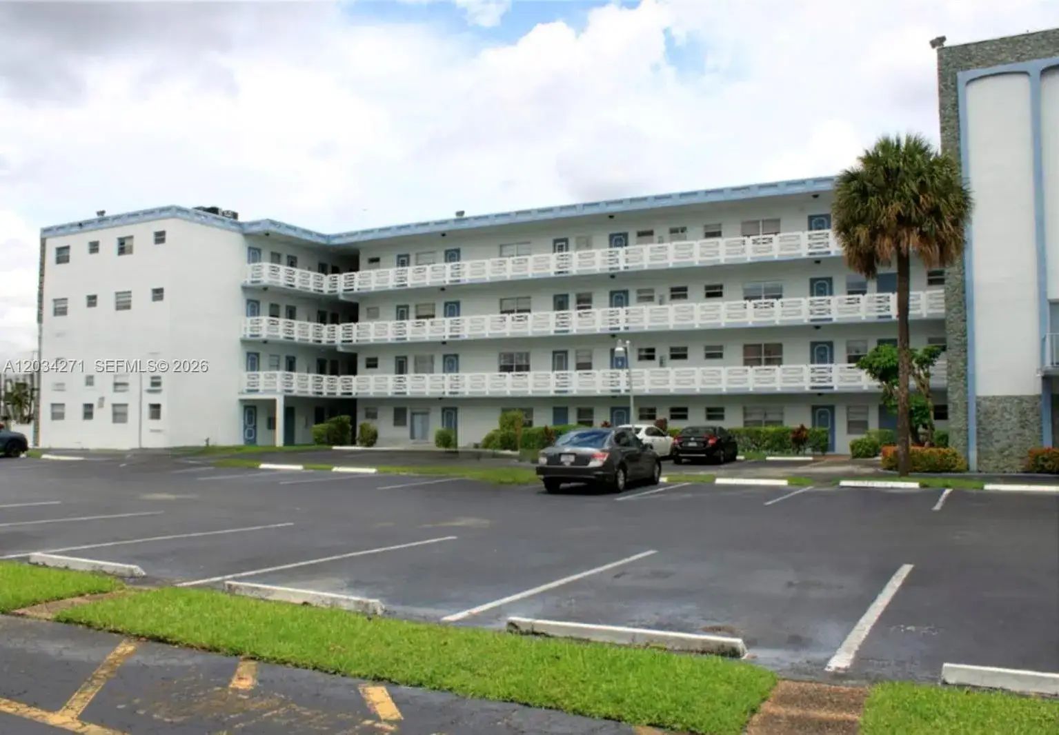 4090 NW 42nd Ave # 304, Lauderdale Lakes FL 33319