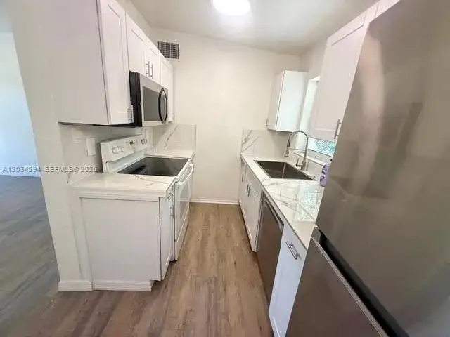 530 Mentone Rd, Lake Worth FL 33462 photo 3