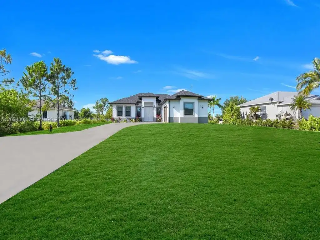 4210 58th Ave NE, Naples FL 34120 photo 2