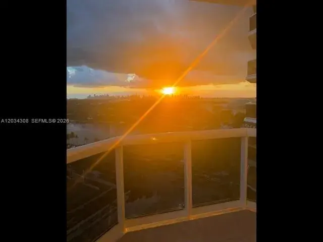 4779 Collins Ave # 1804, Miami Beach FL 33140