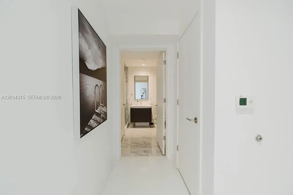 851 NE 1st Ave # 2403, Miami FL 33132