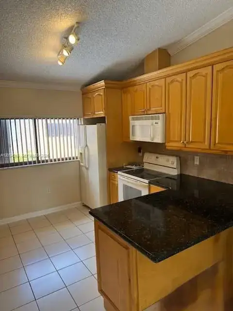7800 W 29th Way # 202, Hialeah FL 33018 photo 3