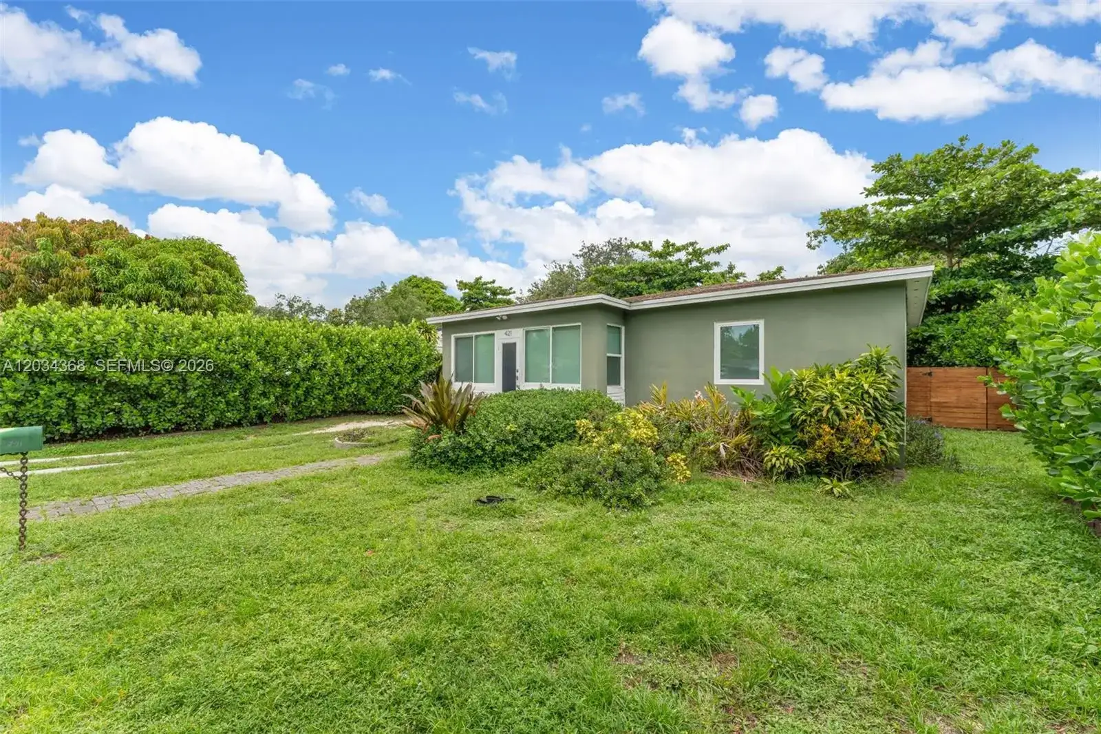 421 NW 105th St, Miami FL 33150 photo 3