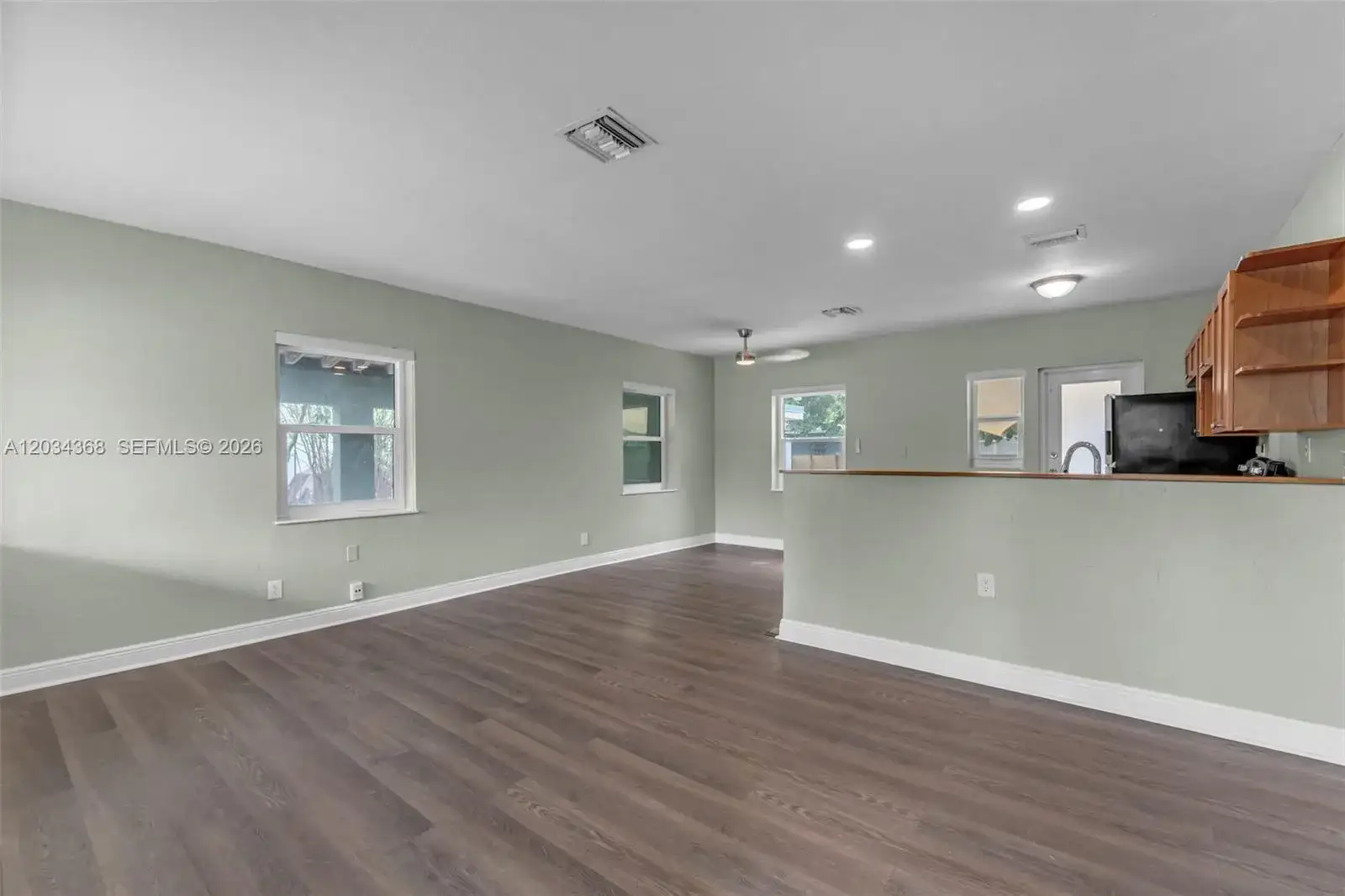 421 NW 105th St, Miami FL 33150 photo 4