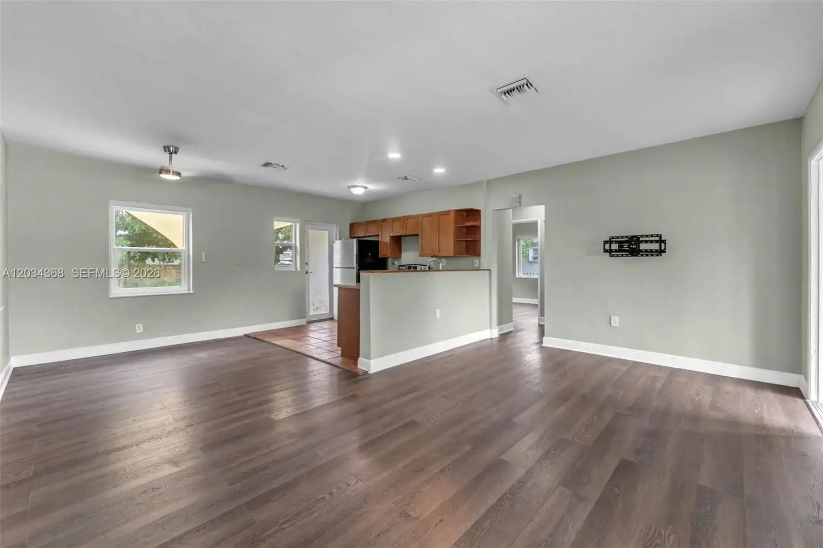 421 NW 105th St, Miami FL 33150 photo 5