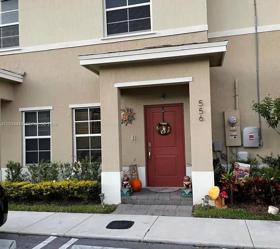556 NE 5th St, Florida City FL 33034