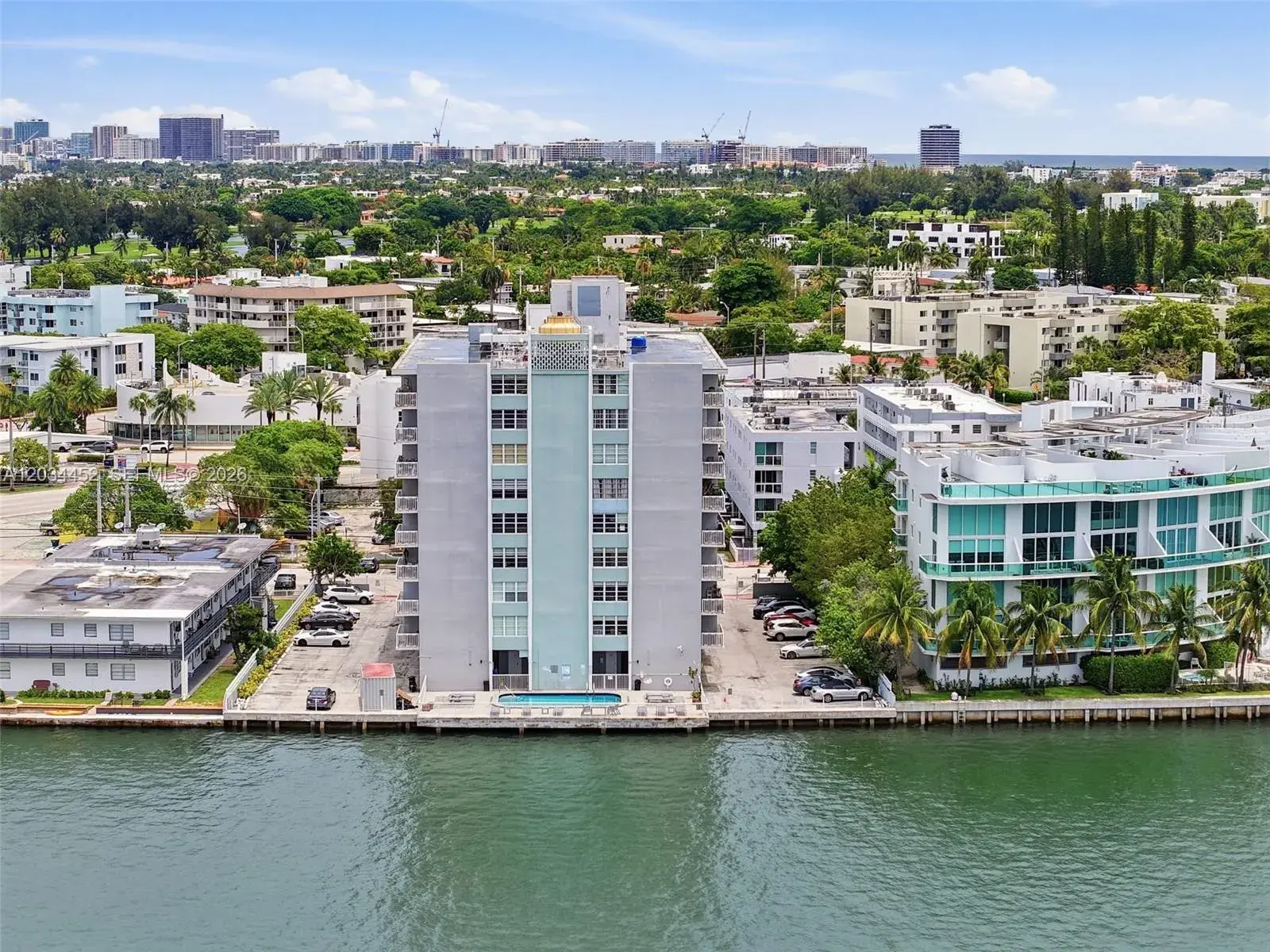 2016 Bay Dr # 504, Miami Beach FL 33141