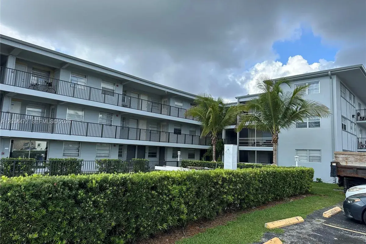 1100 NE 1st Ct # 219, Hallandale Beach FL 33009