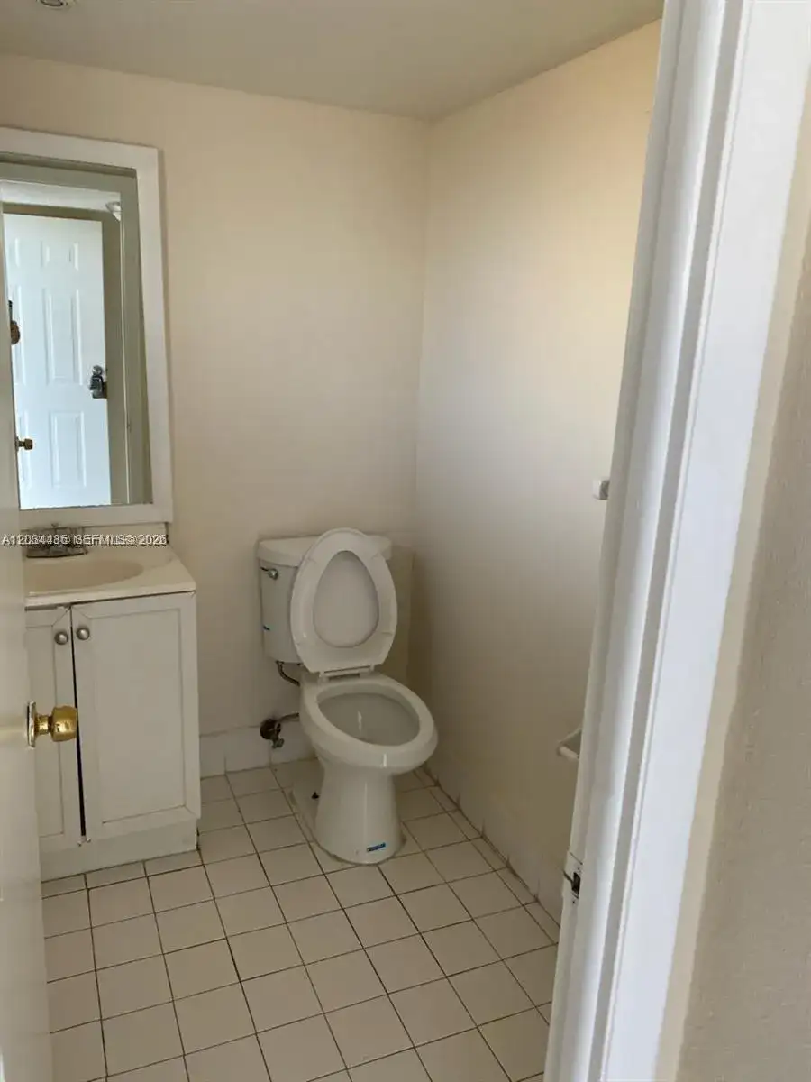2903 N Miami Beach Blvd # 505, North Miami Beach FL 33160 photo 5
