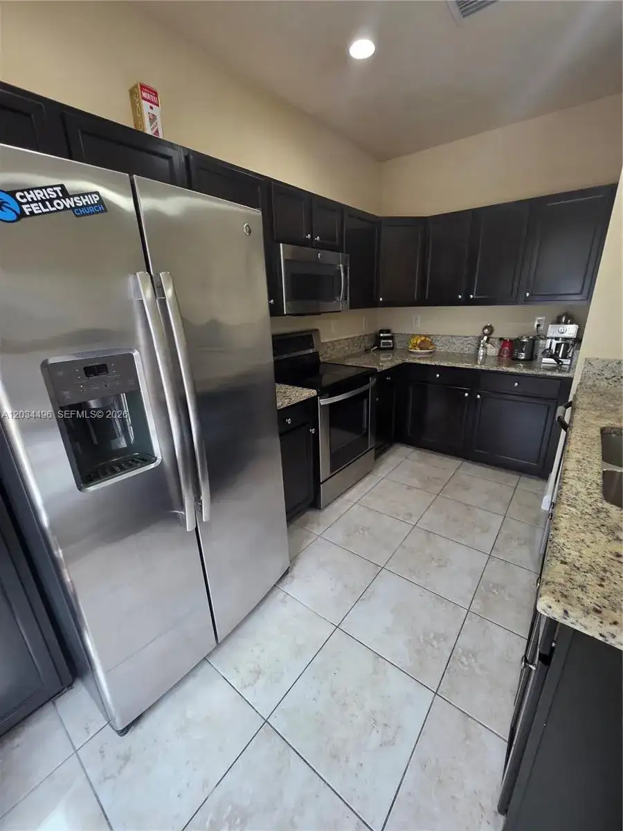 9424 SW 171st Pl, Miami FL 33196 photo 2