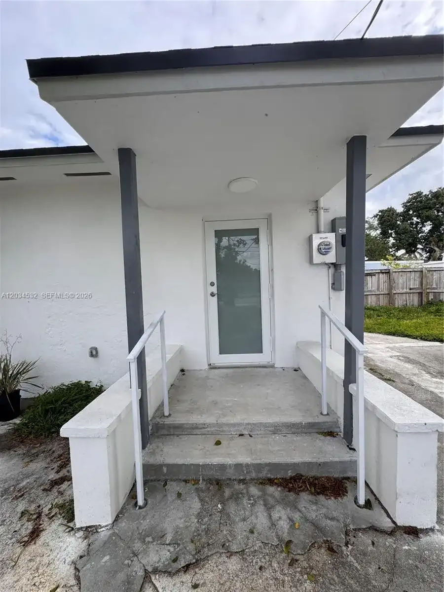 2239 NW 87th St # 1, Miami FL 33147