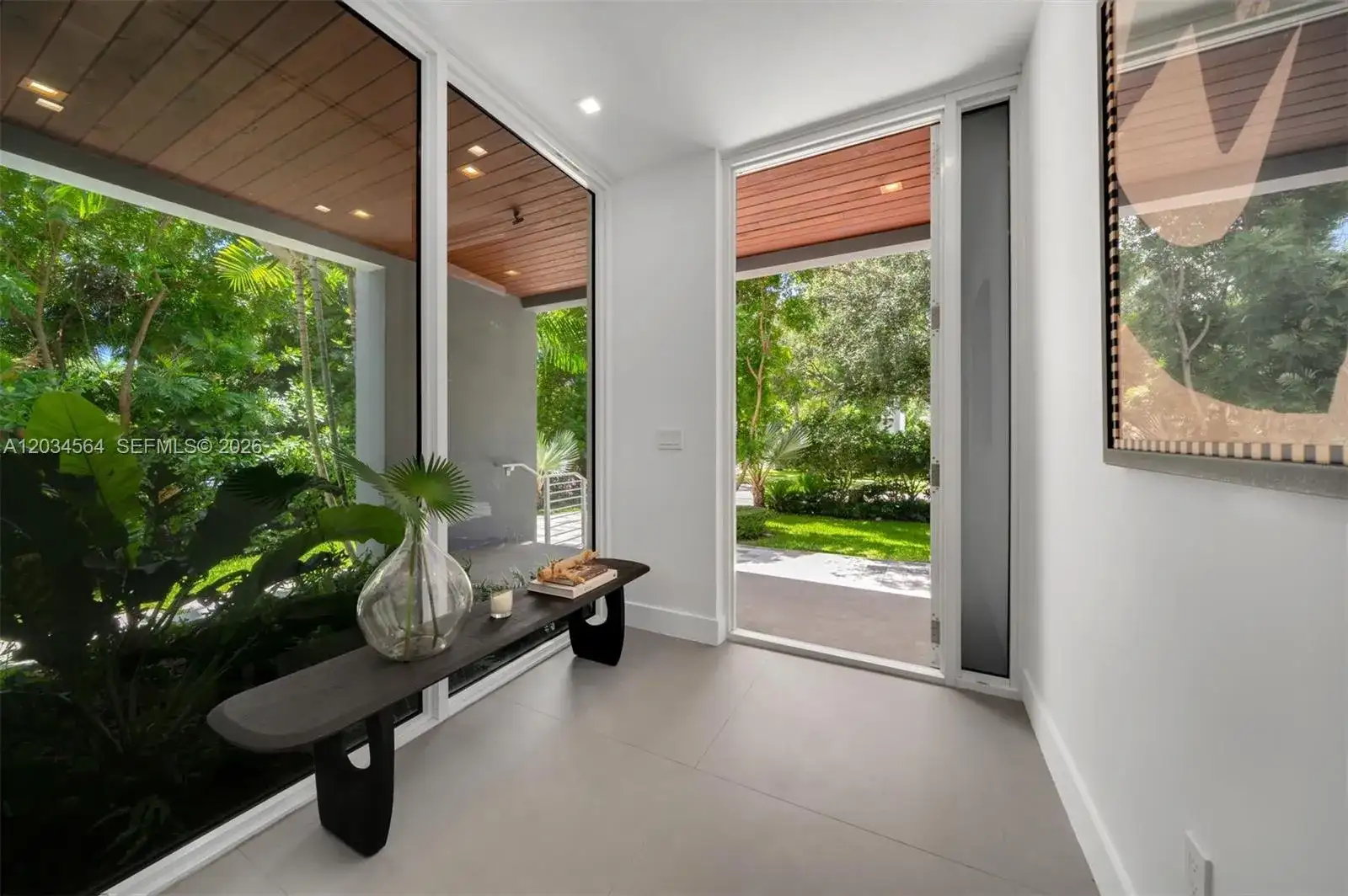 425 Harbor Dr, Key Biscayne FL 33149 photo 2
