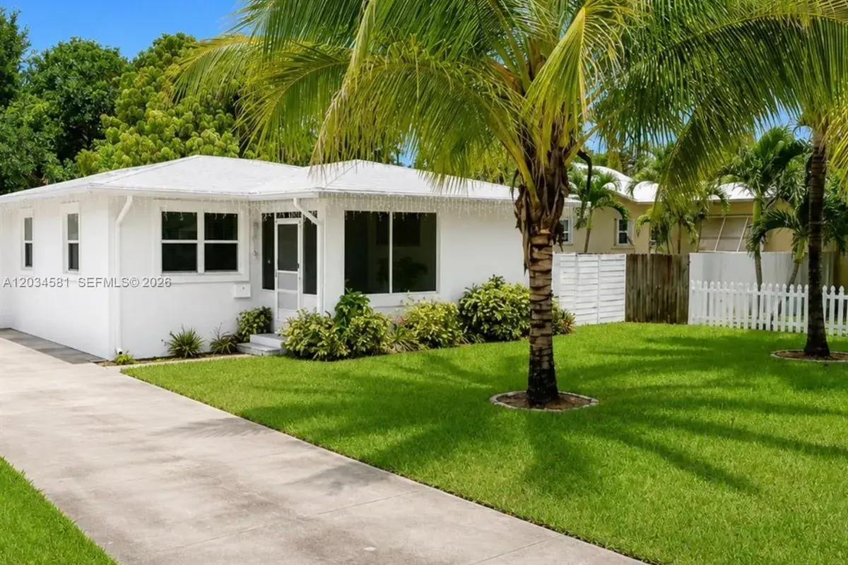2735 Dewey St, Hollywood FL 33020