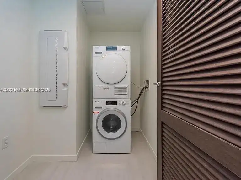 1000 Brickell Plz # 3509, Miami FL 33131 photo 5