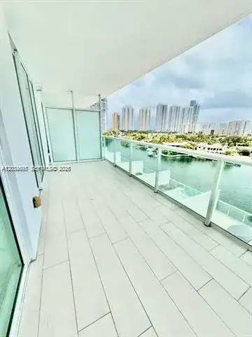 400 Sunny Isles Blvd # 817, Sunny Isles Beach FL 33160