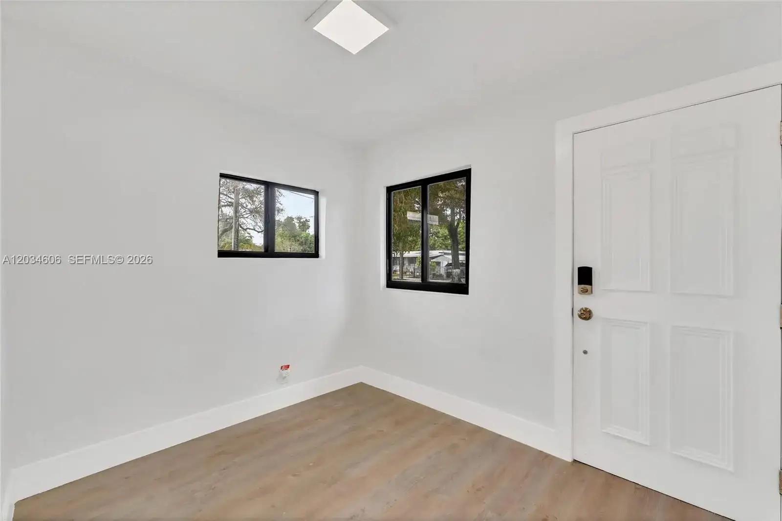 2428 NW 28th St, Miami FL 33142 photo 2
