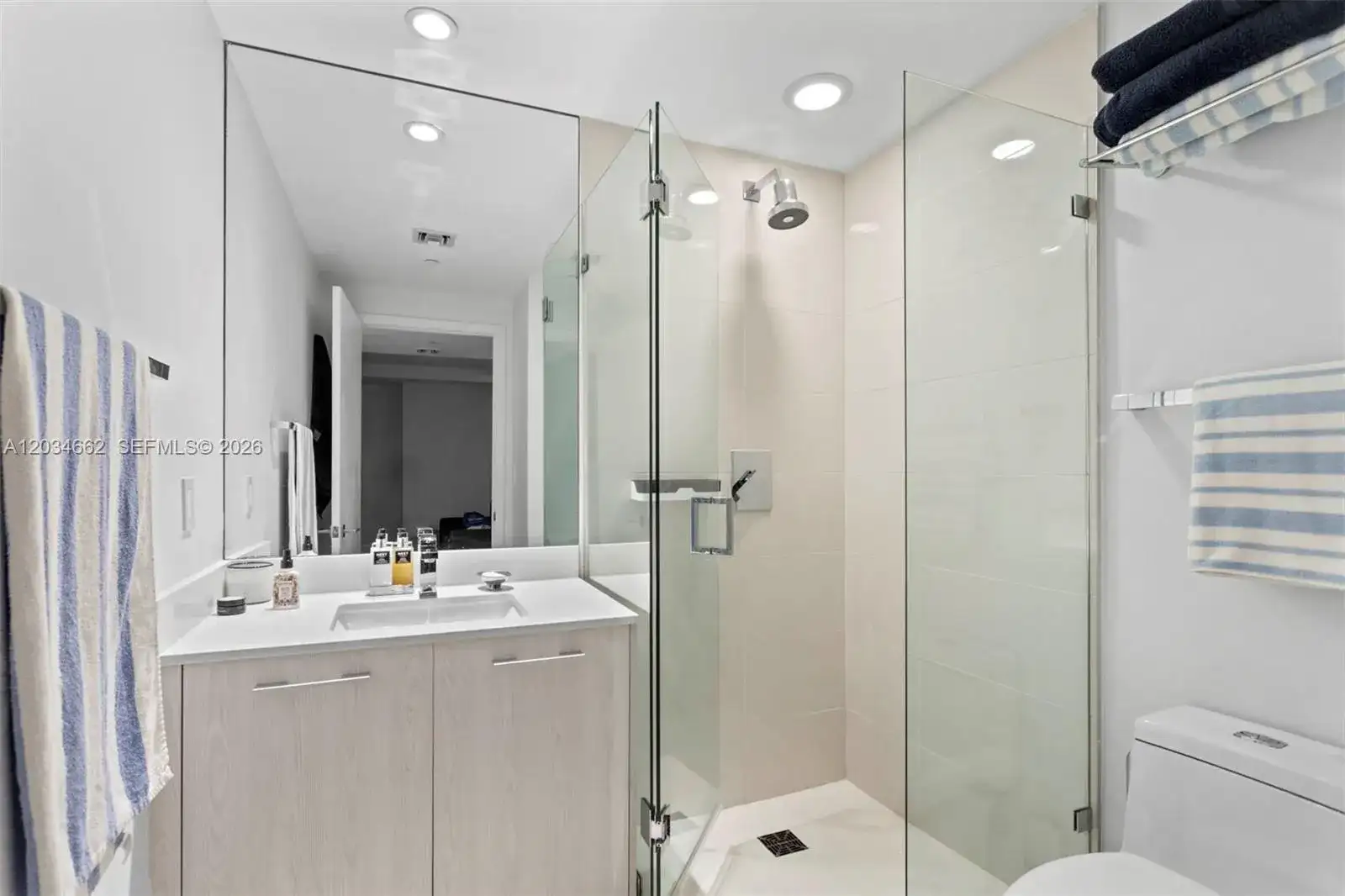 55 SW 9th St # 1105, Miami FL 33130 photo 4