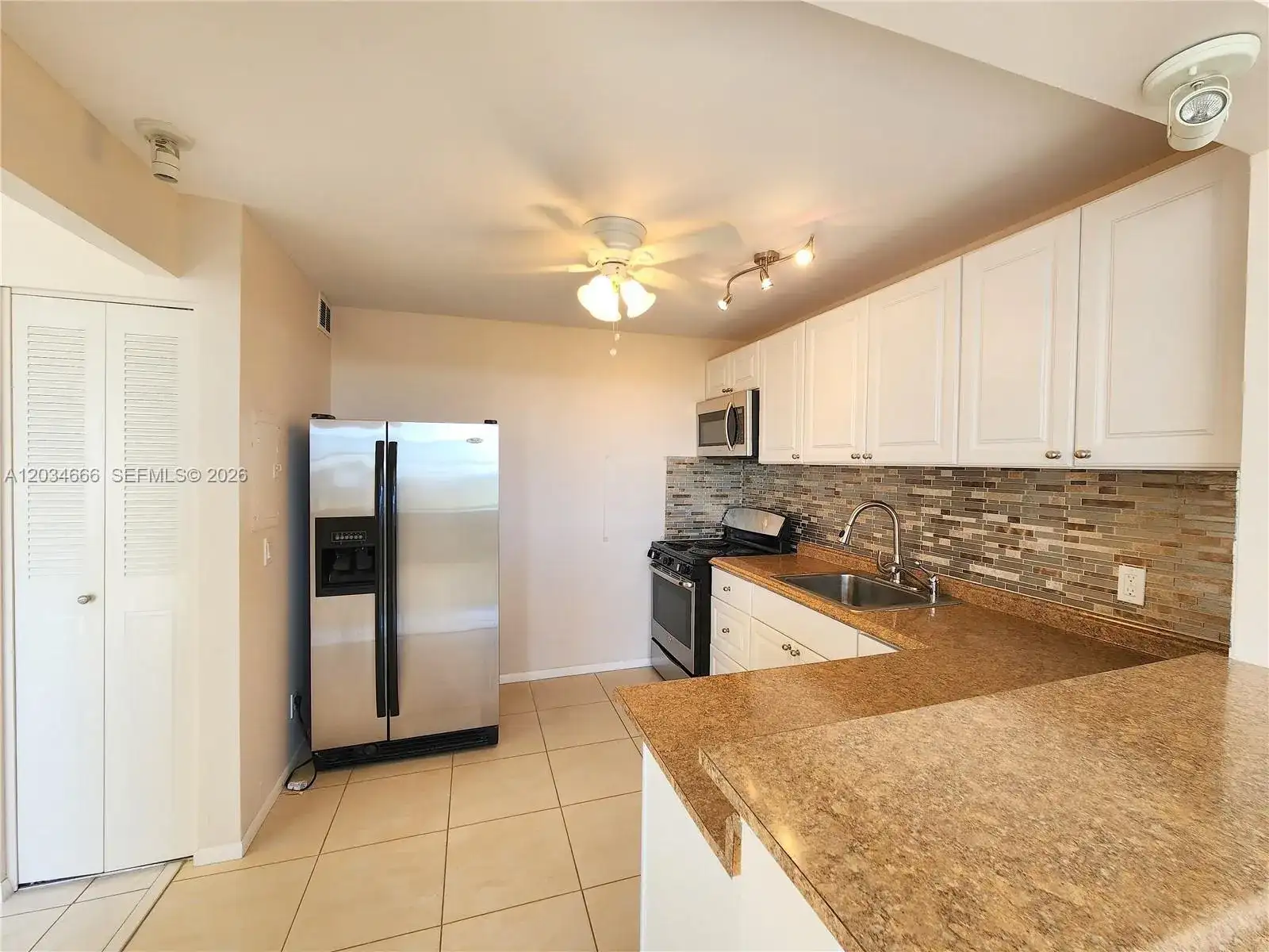 2025 NE 164th St # 503, North Miami Beach FL 33162 photo 2