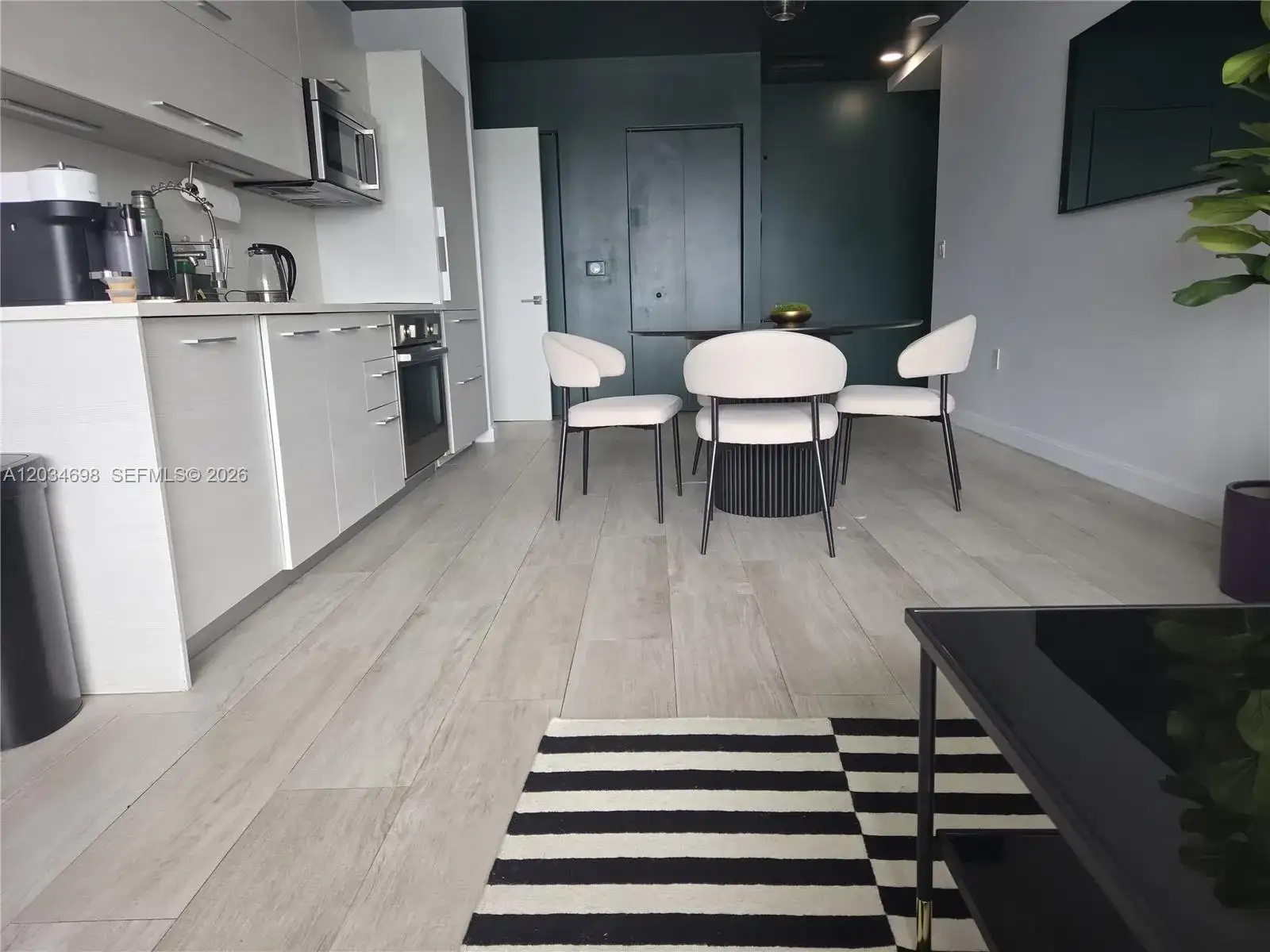 45 SW 9th St # 4309, Miami FL 33130 photo 2