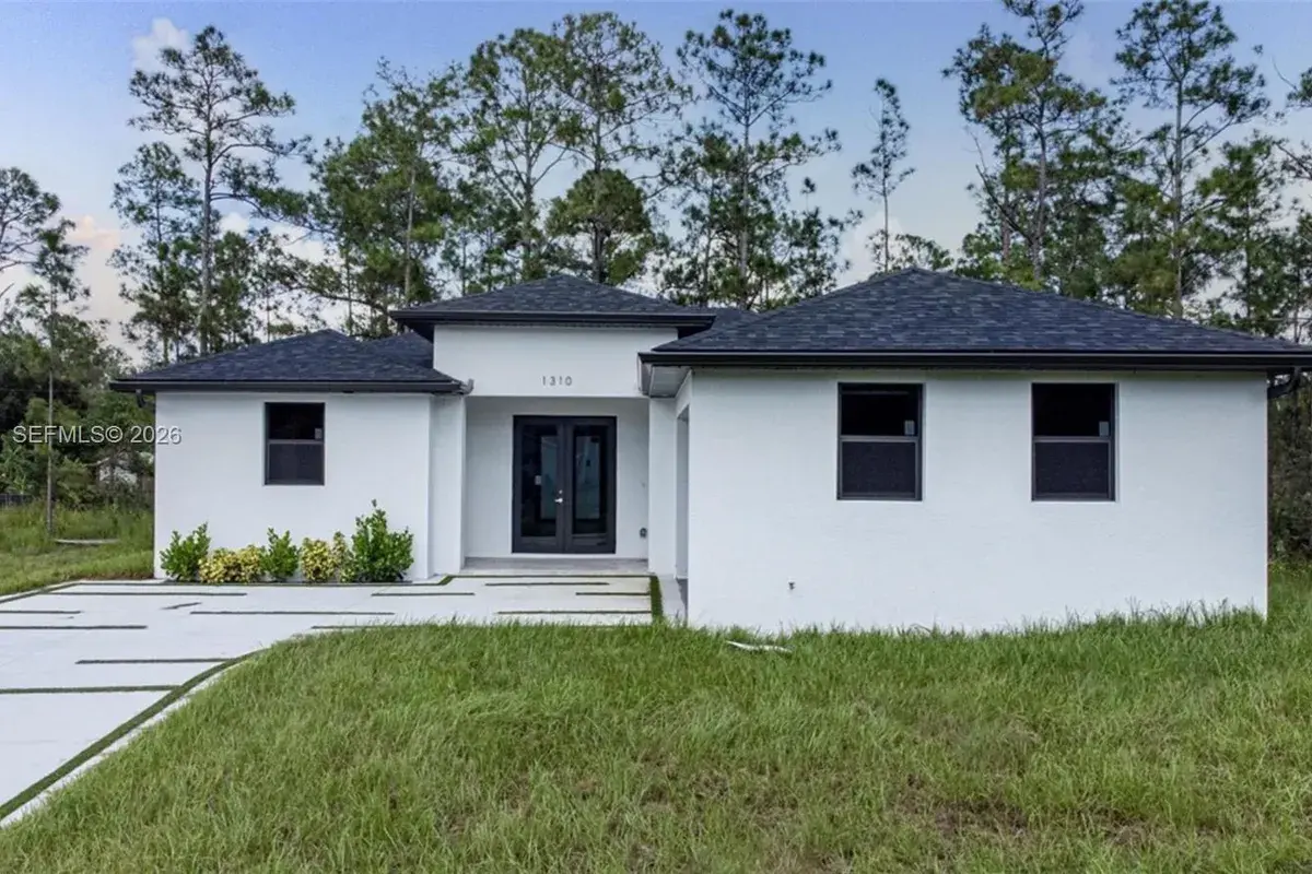 1310 Jefferson Ave, Lehigh Acres FL 33972
