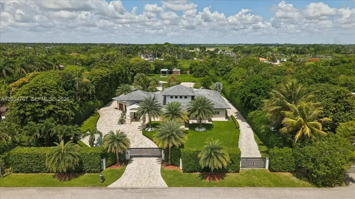 5 bedroom 4 bath Residential for sale at 16580 SW 173rd Ave, Miami FL 33187