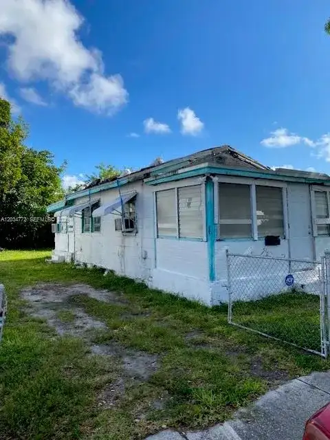 1239 NW 60th St, Miami FL 33142 photo 3