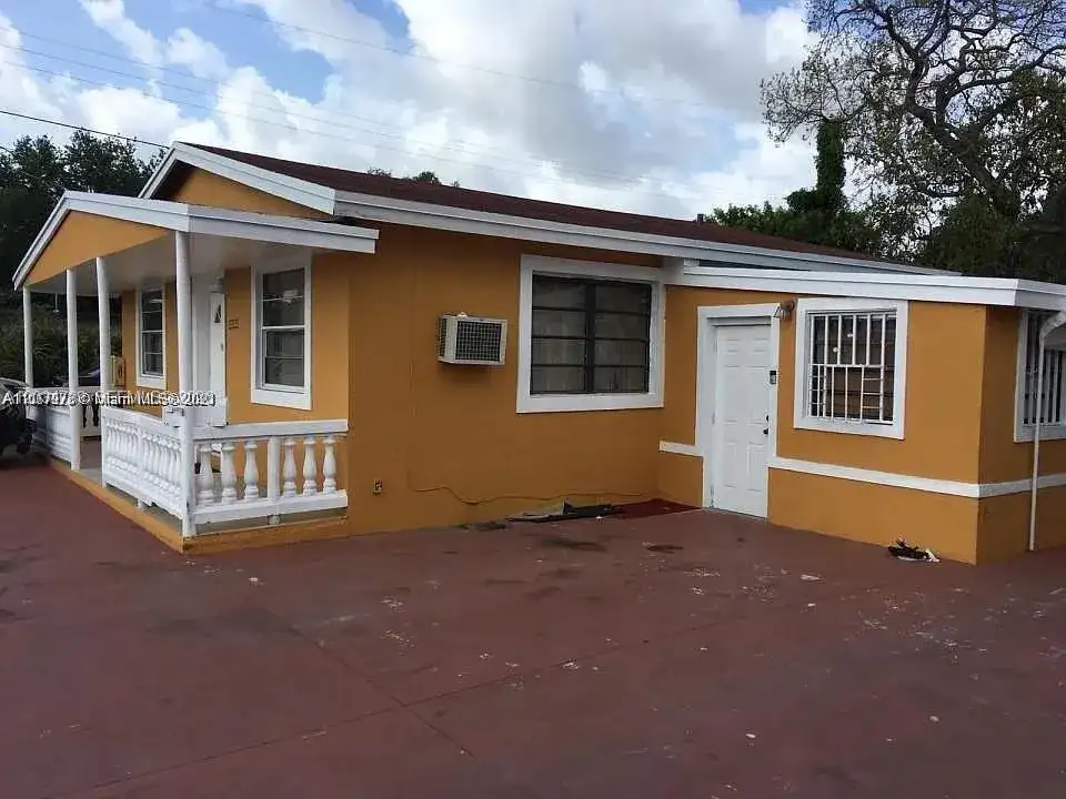 10040 NW 8th Ave, Miami FL 33150 photo 2