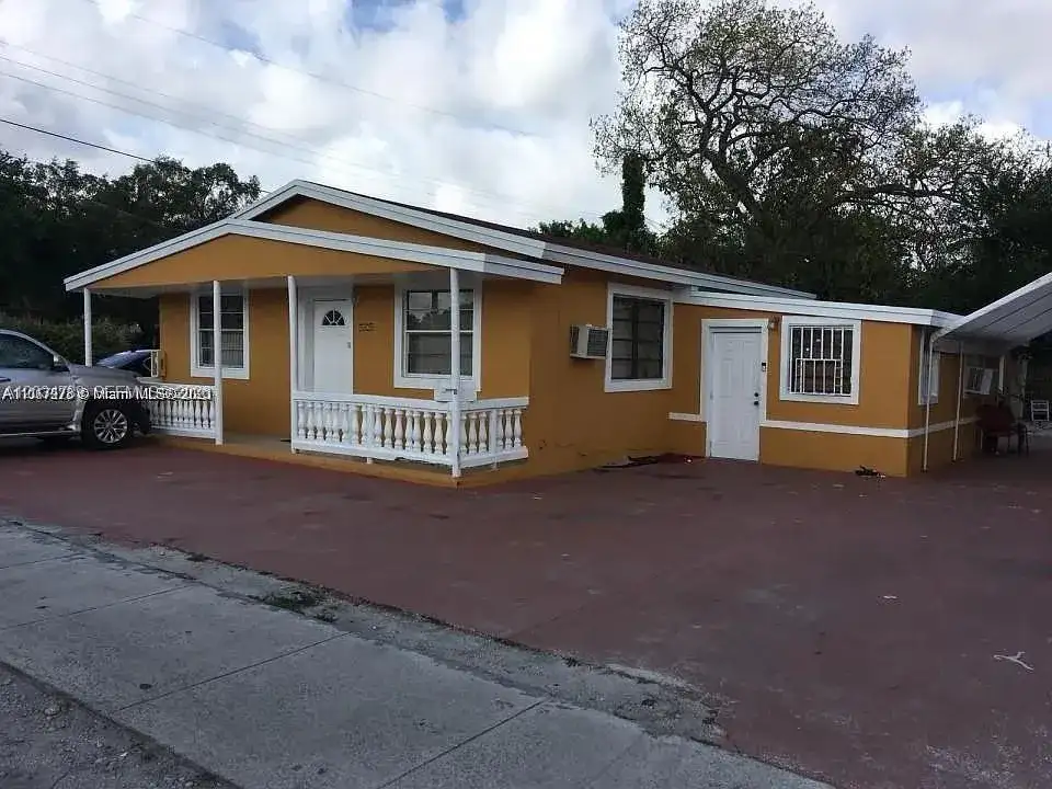 10040 NW 8th Ave, Miami FL 33150 photo 3