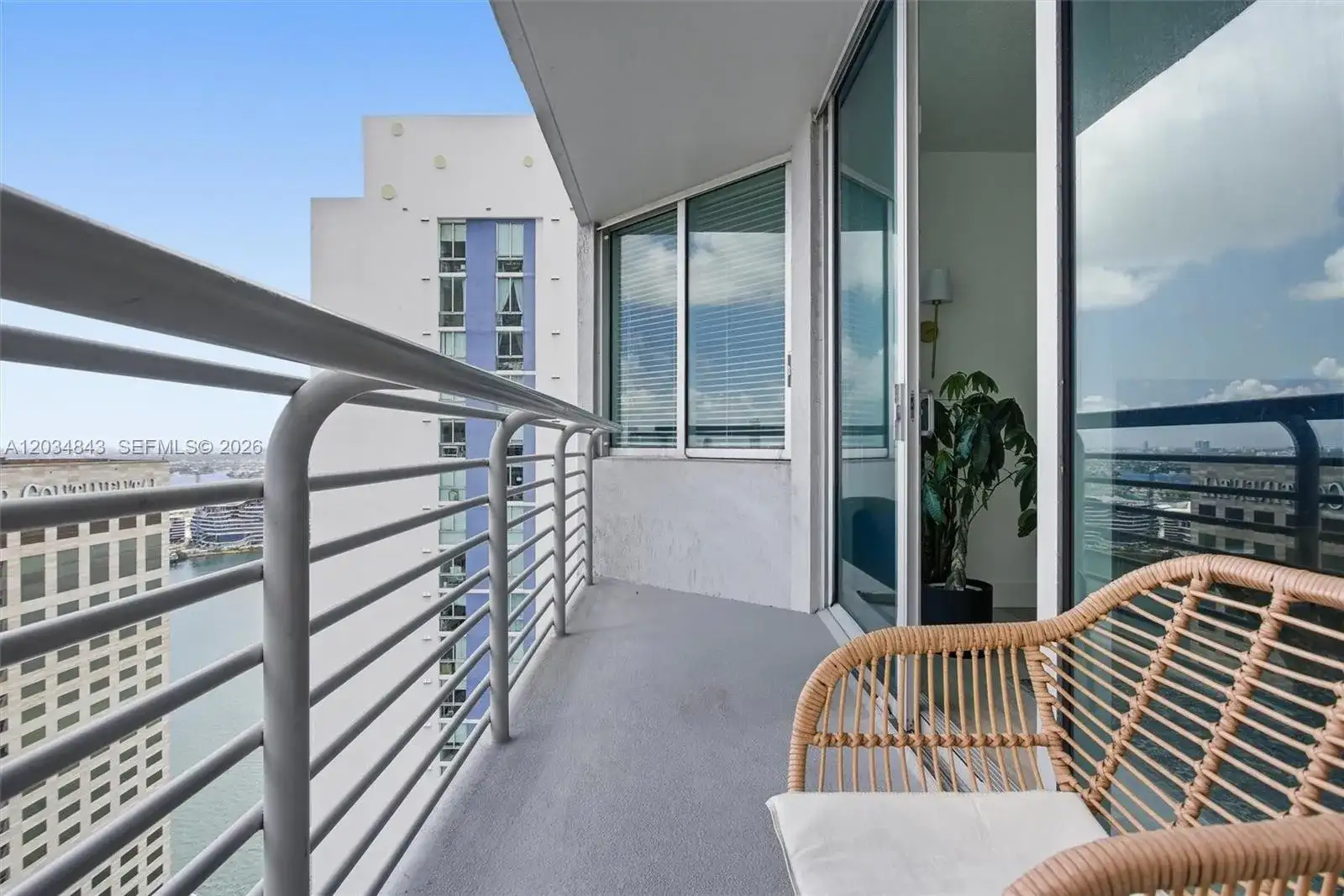 325 S Biscayne Blvd # 4022, Miami FL 33131 photo 5
