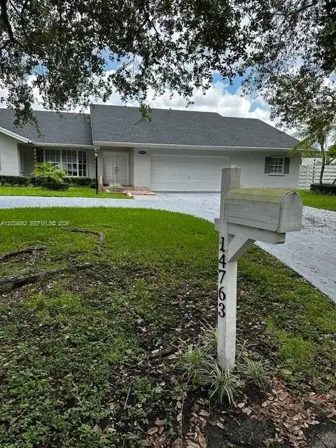 14763 SW 152nd Pl, Miami FL 33196 photo 4
