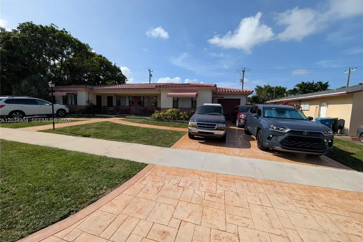 29-33 SE 4th, Dania Beach FL 33004