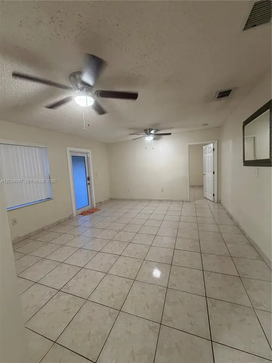 15431 SW 101st Ave, Miami FL 33157 photo 2