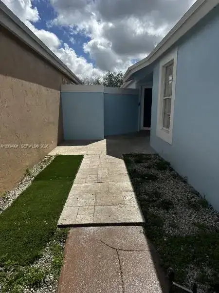 14952 SW 75th Ter, Miami FL 33193 photo 5