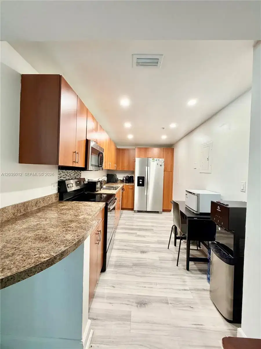 7501 E Treasure Dr # 6T, North Bay Village FL 33141 photo 2