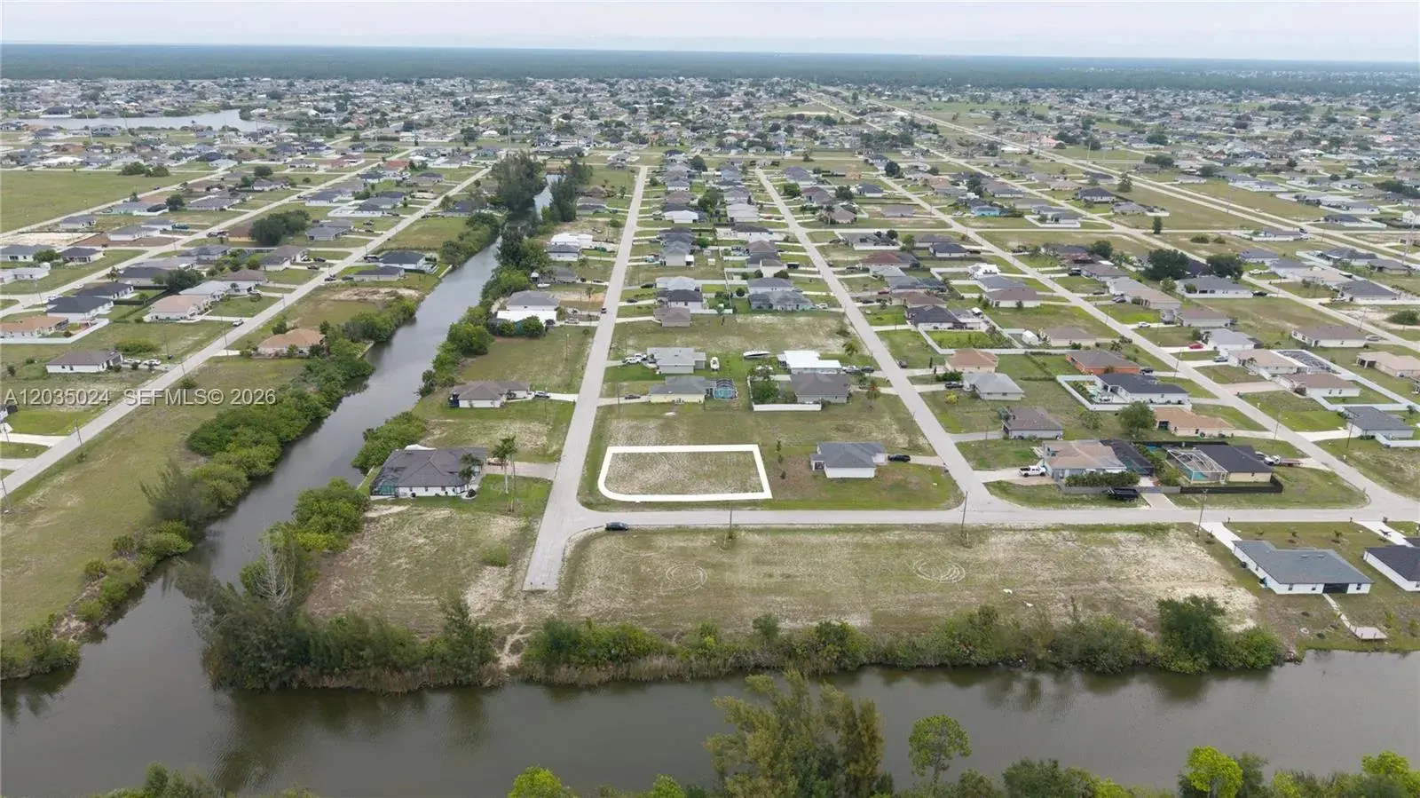 2009 NW 2ND AVE, Cape Coral FL 33993