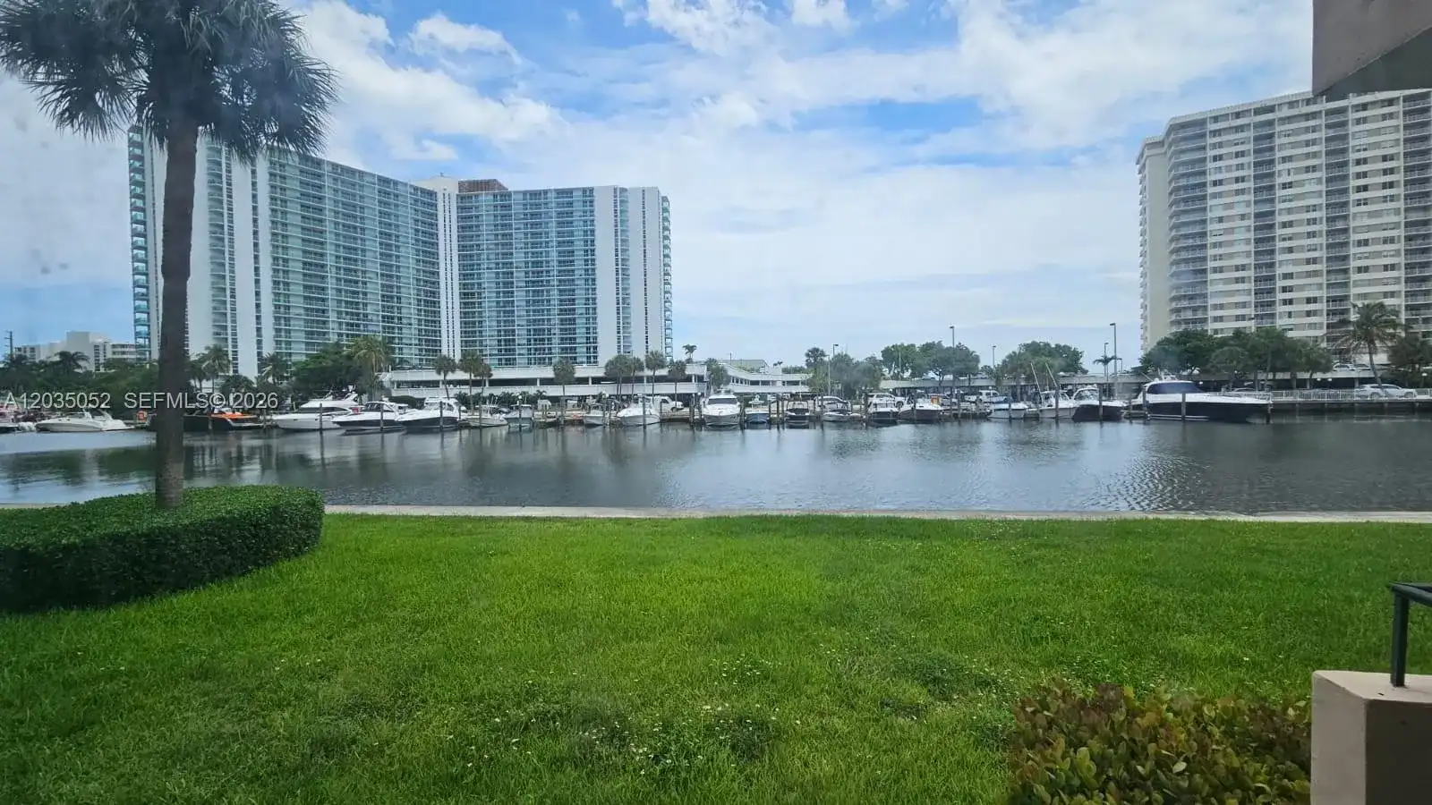 220 Kings Point Dr # 105, Sunny Isles Beach FL 33160