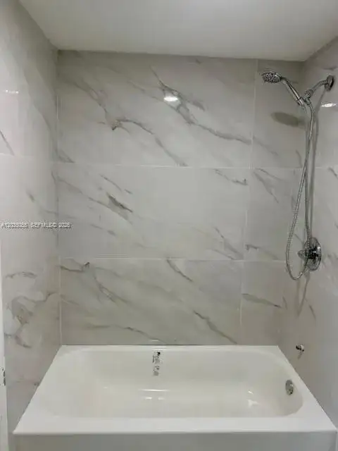 3640 NW 9th St # 302, Miami FL 33125 photo 2
