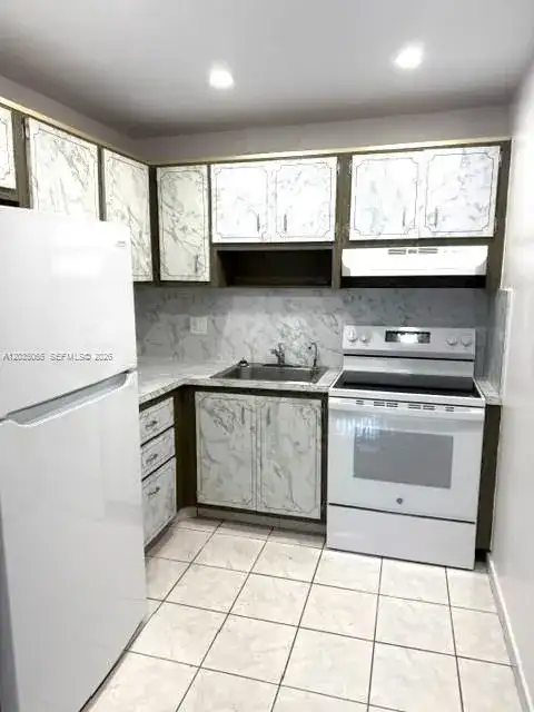 3640 NW 9th St # 302, Miami FL 33125 photo 5