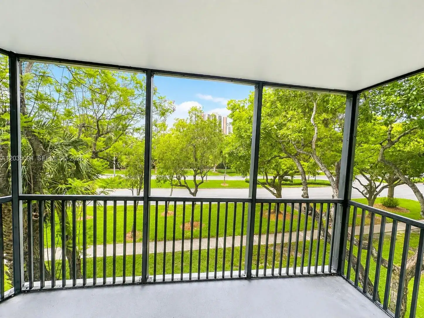 3301 N Country Club Dr # 305, Aventura FL 33180 photo 4