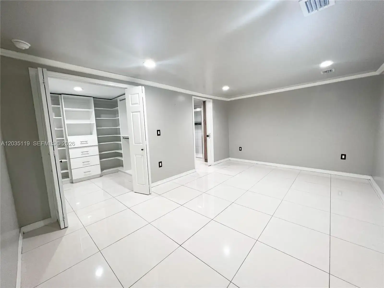 9615 NW 3rd Ave, Miami FL 33150 photo 2