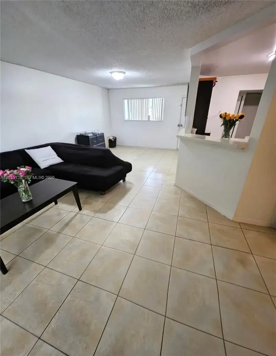 3465 NW 44th St # 103, Oakland Park FL 33309