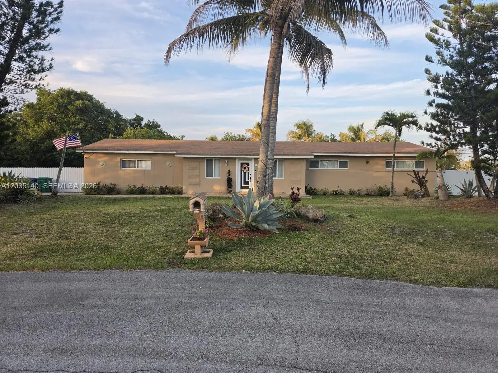 17405 SW 109th Ct, Miami FL 33157 photo 2