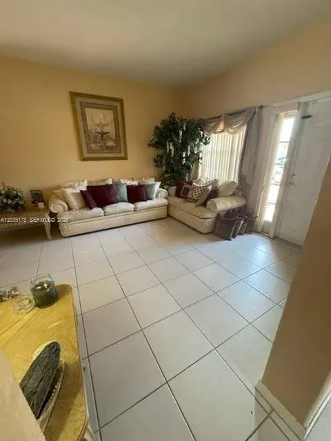 18201 SW 144th Ct, Miami FL 33177