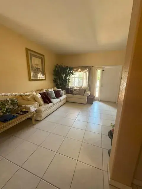 18201 SW 144th Ct, Miami FL 33177