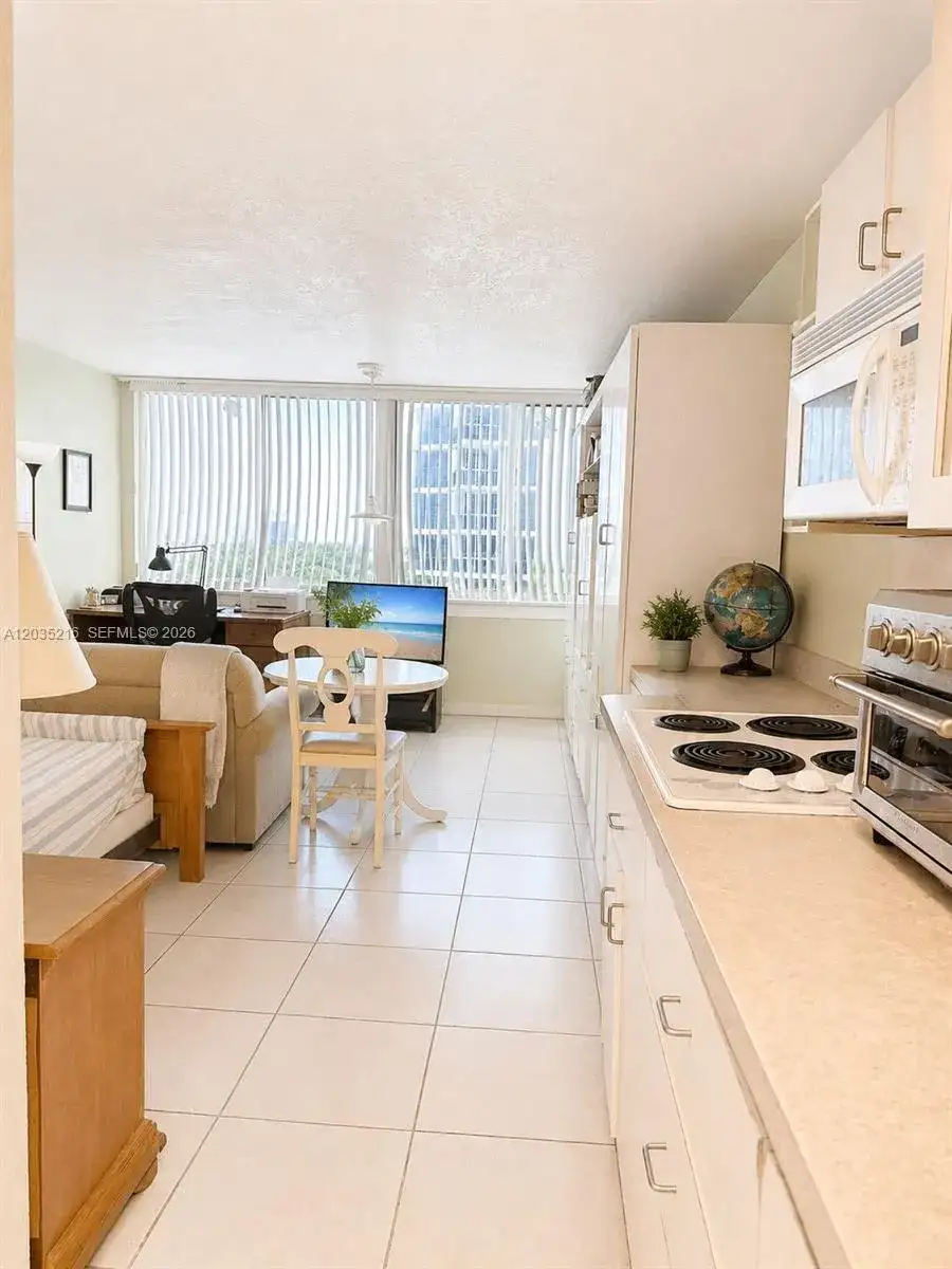 19201 Collins Ave # 527, Sunny Isles Beach FL 33160 photo 3