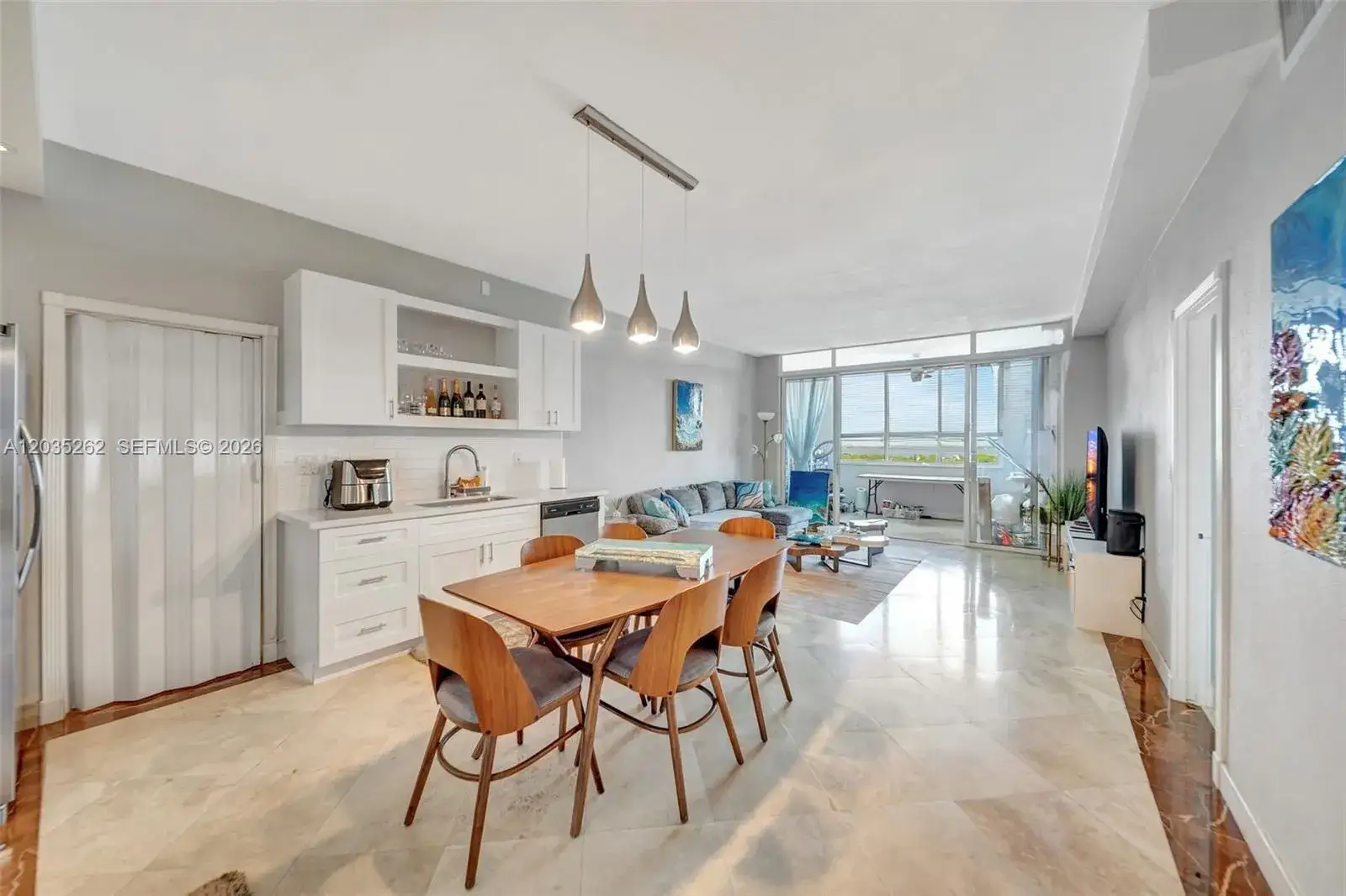 1 bedroom 2 bath Residential for sale at 5005 Collins Ave, Miami Beach FL 33140