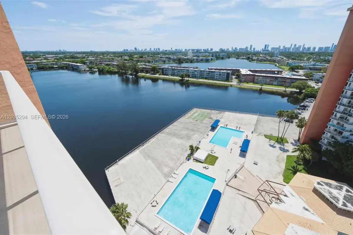 1301 NE Miami Gardens Dr # 1515W, Miami FL 33179